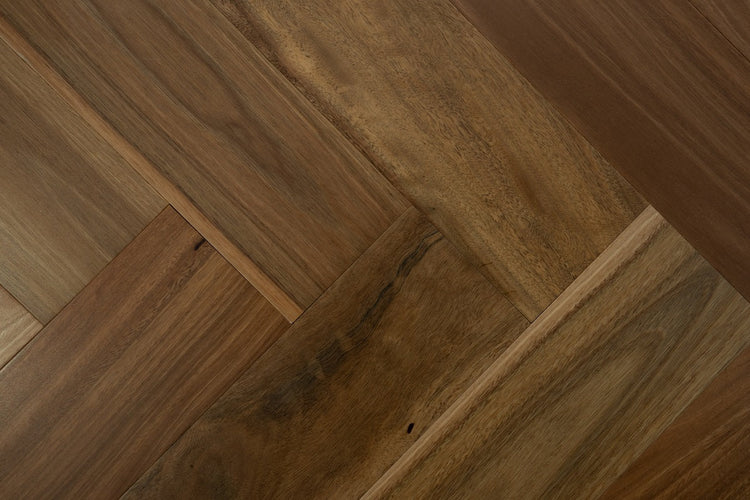 Engineered Floor 14mm Herringbone Spotted Gum FSSG4303