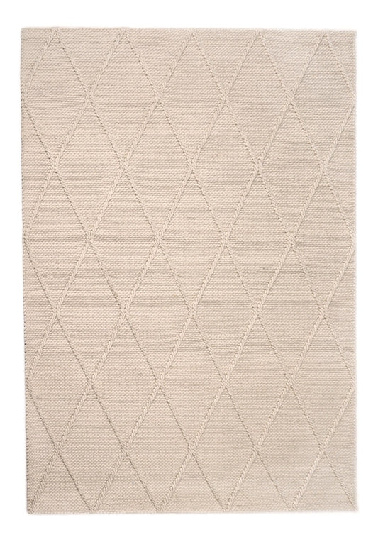 Hallie rug in White – full rug view