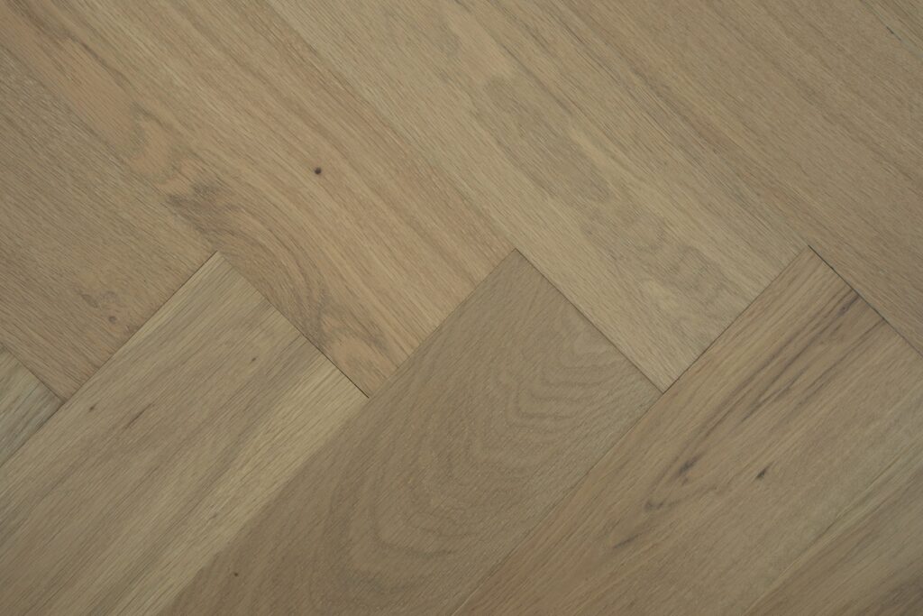 Engineered Floor 14mm Herringbone OAKFS4305