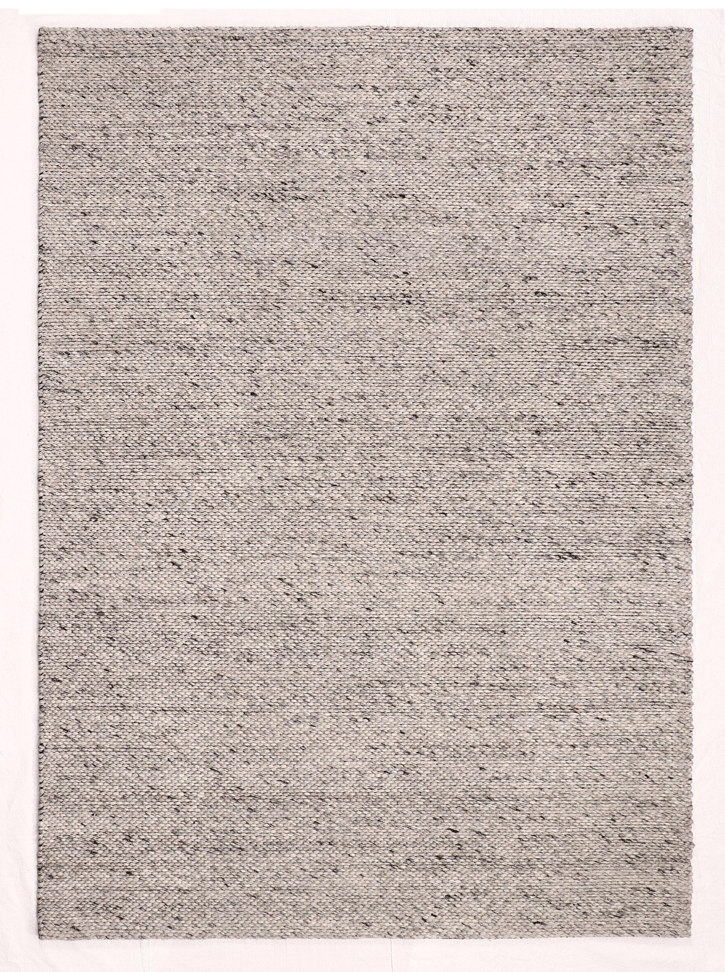 Bela rug in Grey – full rug view