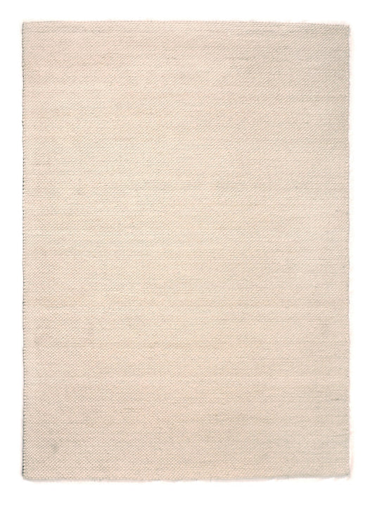 Bela rug in White – full rug view