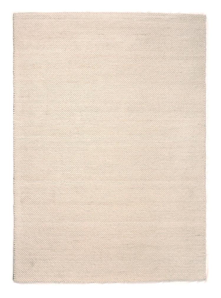 Bela rug in White – full rug view