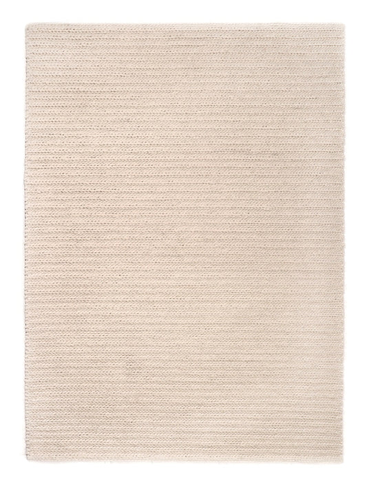 Choti rug in White – full rug view