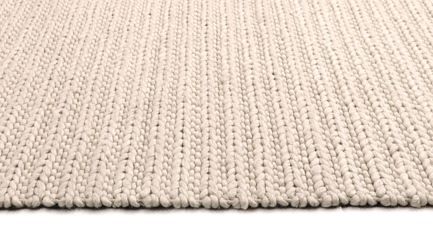 Choti rug in White – view 2