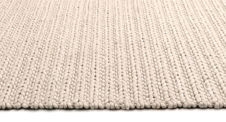 Choti rug in White – view 2